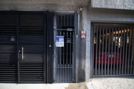 FACHADA de casa para alugar com 2 quartos, 50m² em Vila Carbone, São Paulo