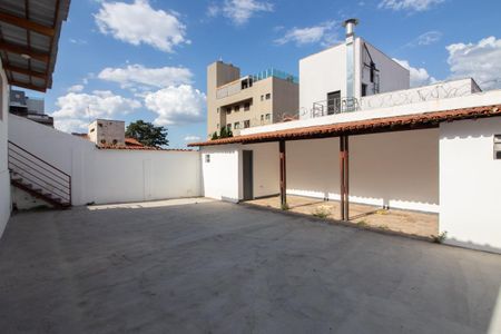 Quintal e Espaço Gourmet de casa à venda com 3 quartos, 212m² em Palmares, Belo Horizonte