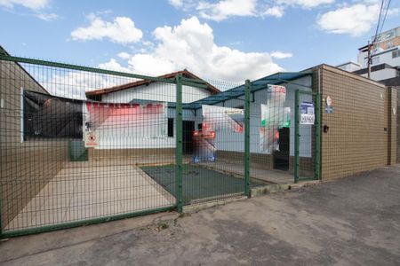 Fachada de casa à venda com 3 quartos, 212m² em Palmares, Belo Horizonte
