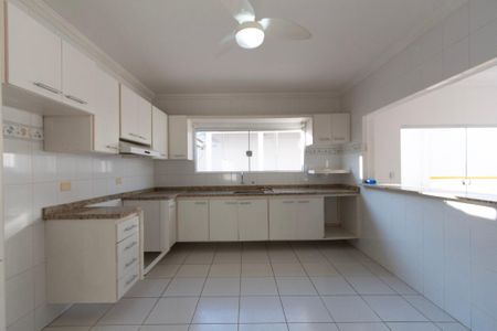 Casa para alugar com 375m², 3 quartos e 4 vagas