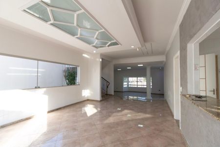 Casa para alugar com 375m², 3 quartos e 4 vagas