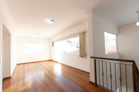 Casa para alugar com 375m², 3 quartos e 4 vagas