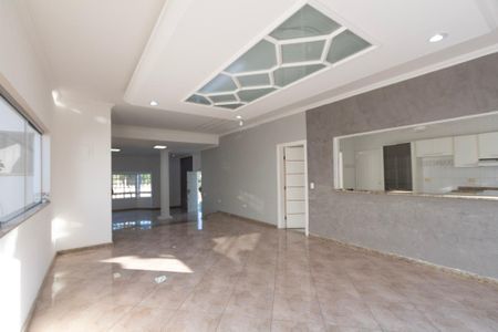 Casa para alugar com 375m², 3 quartos e 4 vagas
