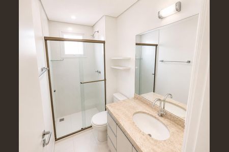 Banheiro de apartamento à venda com 2 quartos, 67m² em Centro, Campinas