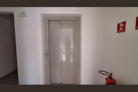 Elevador de apartamento à venda com 2 quartos, 48m² em Santa Maria, São Caetano do Sul