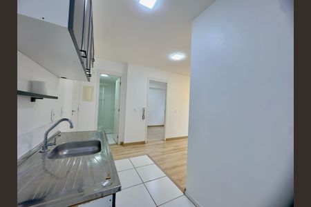 Cozinha de apartamento para alugar com 2 quartos, 38m² em Vila das Bandeiras, Guarulhos