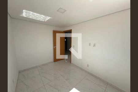 Quarto 1 de apartamento para alugar com 2 quartos, 54m² em Colônia Agrícola Samambaia, Brasília