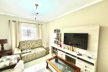 Sala de casa para alugar com 3 quartos, 120m² em Jardim Lajeado, Ferraz de Vasconcelos
