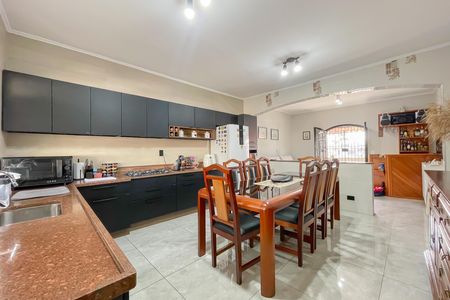 Casa à venda com 794m², 2 quartos e 15 vagasCozinha