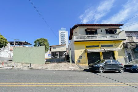 Casa à venda com 794m², 2 quartos e 15 vagasFachada