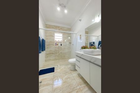 Casa à venda com 794m², 2 quartos e 15 vagasBanheiro