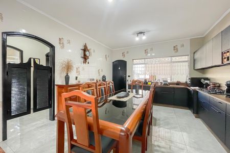 Casa à venda com 794m², 2 quartos e 15 vagasCozinha
