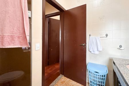 Casa à venda com 291m², 3 quartos e 4 vagasBanheiro Social