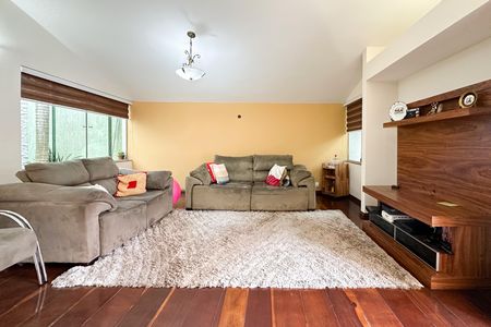 Casa à venda com 291m², 3 quartos e 4 vagasSala