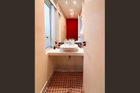 Casa à venda com 291m², 3 quartos e 4 vagasLavabo