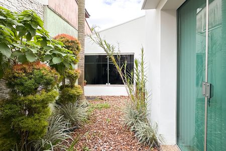 Casa à venda com 291m², 3 quartos e 4 vagasJardim de Inverno