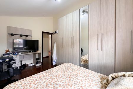 Casa à venda com 291m², 3 quartos e 4 vagasQuarto 