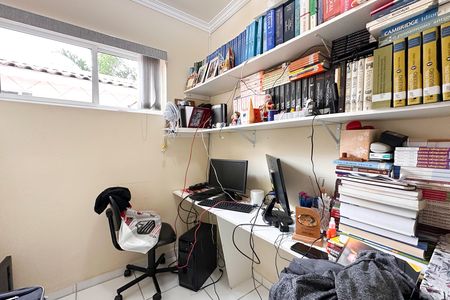 Casa à venda com 291m², 3 quartos e 4 vagasEscritório