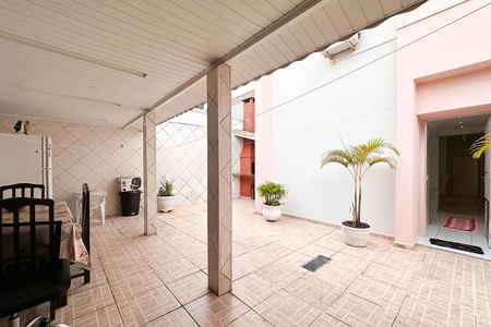 Casa à venda com 291m², 3 quartos e 4 vagasQuintal