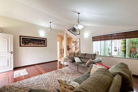 Casa à venda com 291m², 3 quartos e 4 vagasSala