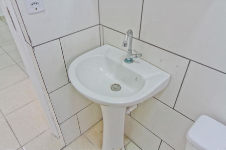 Apartamento para alugar com 65m², 2 quartos e sem vagaBanheiro