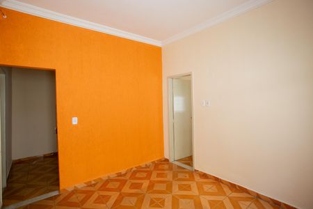 Sala de casa à venda com 3 quartos, 223m² em Industrial, Contagem