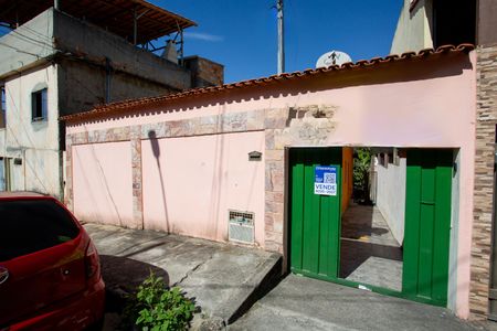 Fachada de casa à venda com 3 quartos, 223m² em Industrial, Contagem