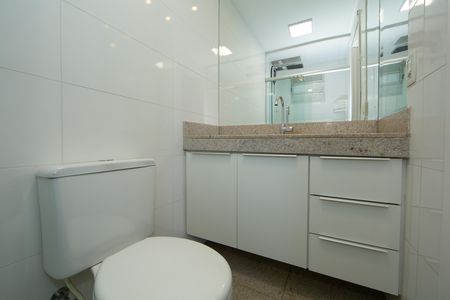 BANHEIRO1 de apartamento à venda com 4 quartos, 210m² em Buritis, Belo Horizonte