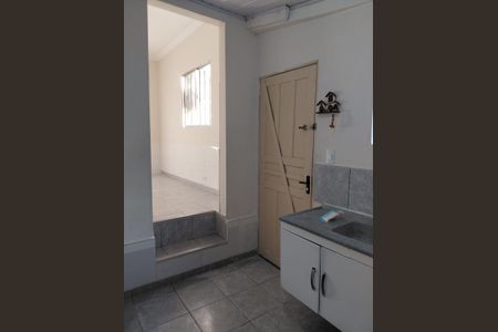 Cozinha de casa para alugar com 1 quarto, 30m² em Vila do Castelo, São Paulo