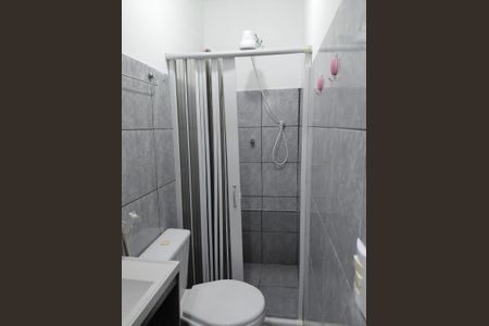 Banheiro de casa para alugar com 1 quarto, 30m² em Vila do Castelo, São Paulo