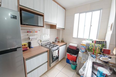 Cozinha de apartamento para alugar com 2 quartos, 44m² em Jardim Gurilândia, Taubaté