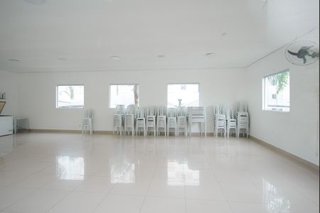 Apartamento para alugar com 44m², 2 quartos e 1 vaga Apartamento para alugar com 44m², 2 quartos e 1 vagaÁrea comum - Salão de festas