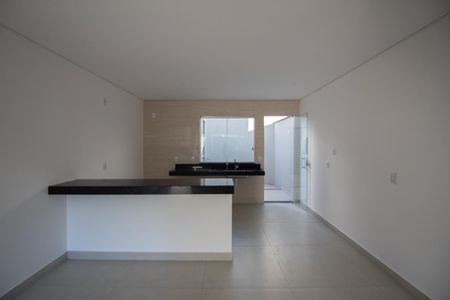 Cozinha de casa à venda com 2 quartos, 70m² em Parque Xangri-lá, Contagem