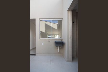 Área de Serviço de casa à venda com 2 quartos, 70m² em Parque Xangri-lá, Contagem
