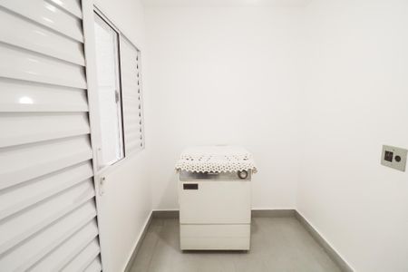 Quarto de Serviço de casa para alugar com 2 quartos, 130m² em Vila Pauliceia, São Paulo