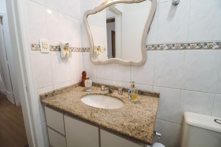 Banheiro de casa para alugar com 2 quartos, 130m² em Vila Pauliceia, São Paulo