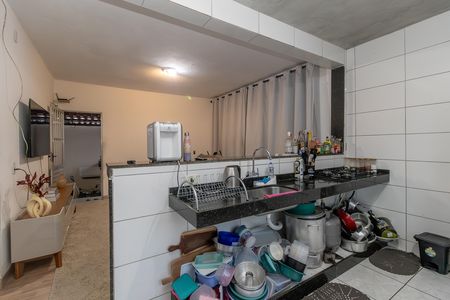 Cozinha de casa para alugar com 3 quartos, 120m² em Piratininga, Belo Horizonte