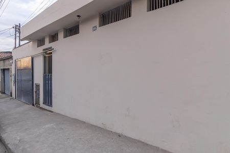 Fachada de casa para alugar com 3 quartos, 120m² em Piratininga, Belo Horizonte