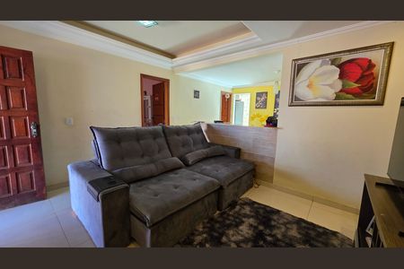 Casa à venda com 390m², 2 quartos e 4 vagas Casa à venda com 390m², 2 quartos e 4 vagasSala