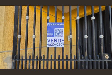 Casa à venda com 390m², 2 quartos e 4 vagas Casa à venda com 390m², 2 quartos e 4 vagasPlaca e qrcode