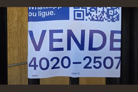 Casa à venda com 390m², 2 quartos e 4 vagas Casa à venda com 390m², 2 quartos e 4 vagasCódigo placa