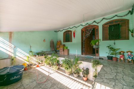Área externa de casa à venda com 3 quartos, 400m² em Copacabana, Belo Horizonte