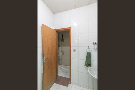 Banheiro social de casa à venda com 3 quartos, 400m² em Copacabana, Belo Horizonte