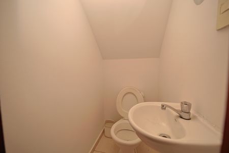 Lavabo de casa de condomínio para alugar com 2 quartos, 60m² em Vila Ré, São Paulo