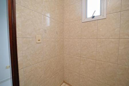 Banheiro do Quarto 1 de casa de condomínio para alugar com 2 quartos, 60m² em Vila Ré, São Paulo