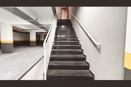 Escada de apartamento para alugar com 2 quartos, 42m² em Parque Mandaqui, São Paulo