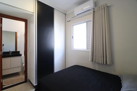 Quarto 2 - Suíte de apartamento para alugar com 2 quartos, 45m² em Santa Mônica, Uberlândia