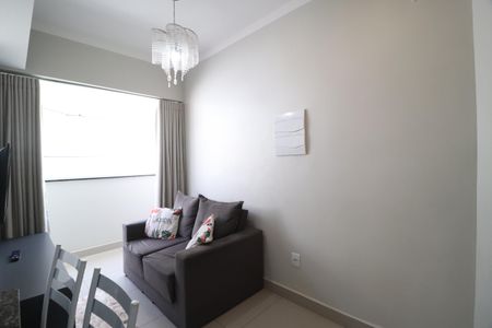 Sala de apartamento para alugar com 2 quartos, 45m² em Santa Mônica, Uberlândia
