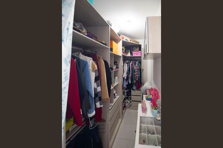 Casa à venda com 121m², 3 quartos e 3 vagasCloset