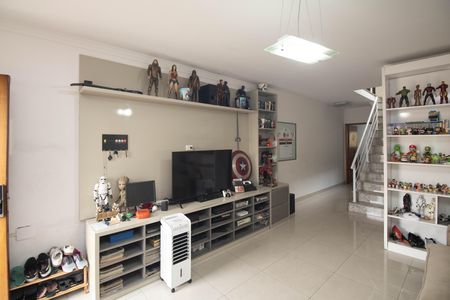 Casa à venda com 121m², 3 quartos e 3 vagasSala 